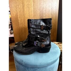 B. MAKOWSKY Faith Women's Black Leather Studded Boots | Size 7